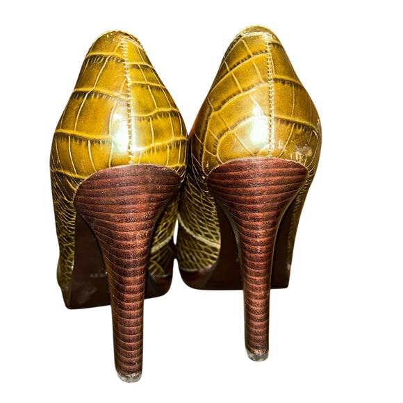 Nine West Women’s 7 1/2 Green Heels Dark Green Reptile Look Leather heel - Picture 6 of 10